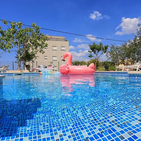 And With A Swimming Pool - 15676 Split