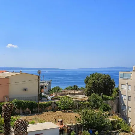 And With A Swimming Pool - 15676 Penzion